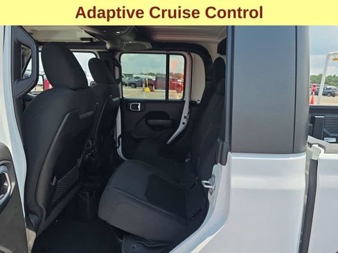 Used 2026 Jeep Gladiator Mojave AWD/4WD image 7