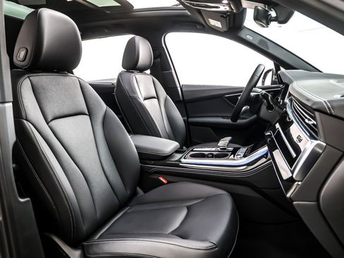 Used 2025 Audi Q7 3.0T Premium Plus w/ Premium Plus Package image 8