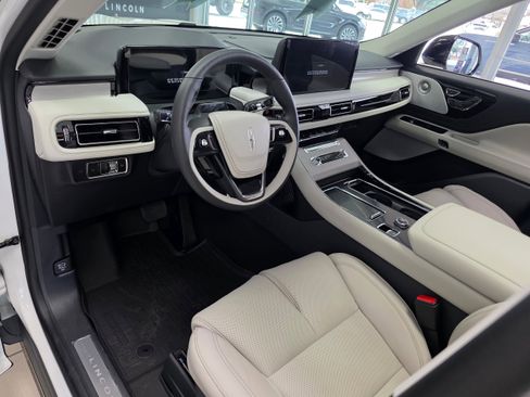 New 2026 Lincoln Aviator Reserve image 13