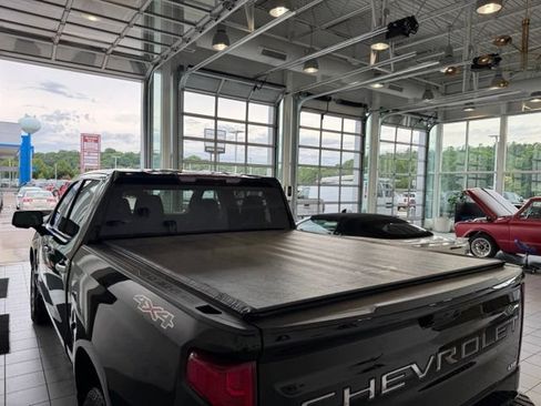 Certified 2023 Chevrolet Silverado 1500 LTZ AWD/4WD image 37