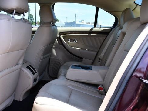 Used 2019 Ford Taurus Limited FWD image 18
