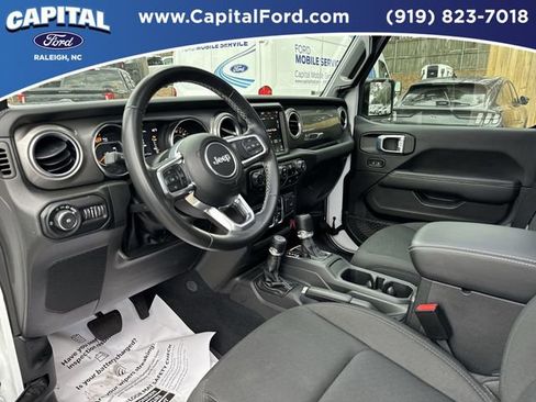 Used 2022 Jeep Wrangler Unlimited Sahara image 18