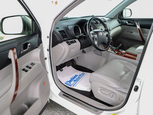 Used 2012 Toyota Highlander Limited AWD/4WD image 3