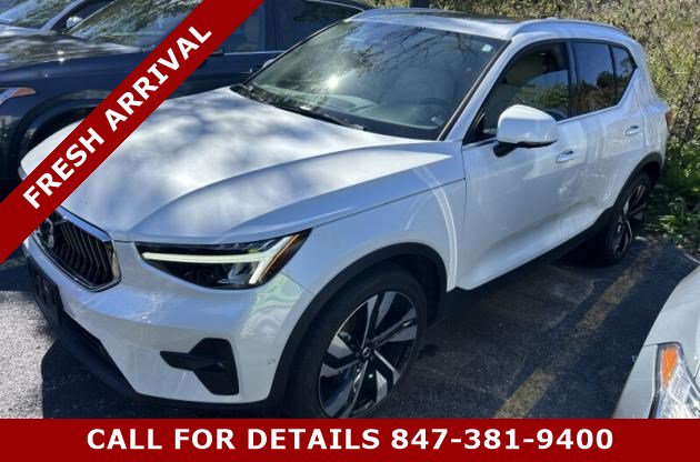 Used 2023 Volvo XC40 B5 Plus w/ Driver Assist Package AWD/4WD image 1