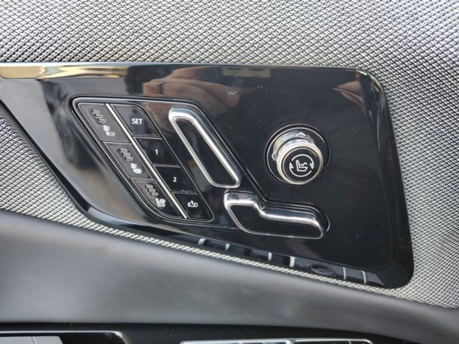 Used 2025 Cadillac Optiq Sport 2 AWD/4WD image 11