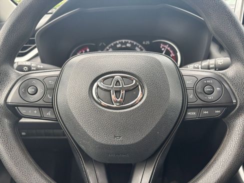 Used 2025 Toyota RAV4 XLE image 28