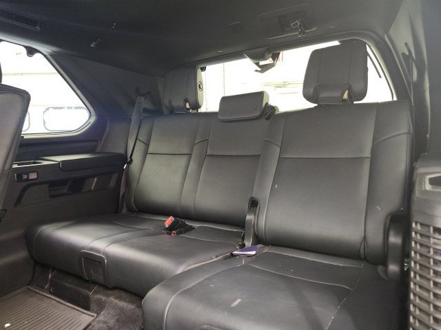 Used 2025 Toyota Sequoia Platinum AWD/4WD image 9