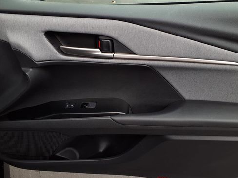 Certified 2025 Toyota Camry LE image 24