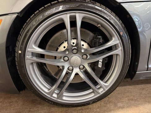 Used 2011 Audi R8 V10 image 18
