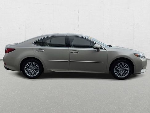 Used 2013 Lexus ES 350 w/ Luxury Pkg FWD image 4