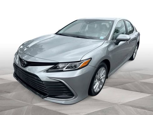 Used 2023 Toyota Camry LE w/ Convenience Package FWD image 1