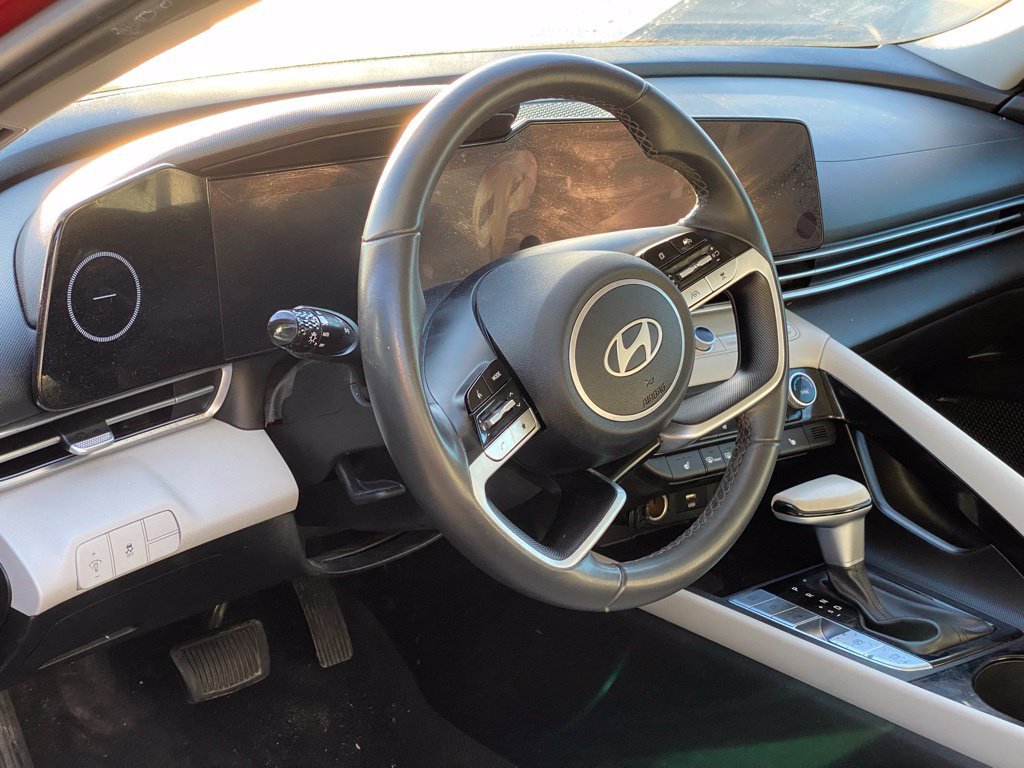 Used 2024 Hyundai Elantra Limited FWD image 5