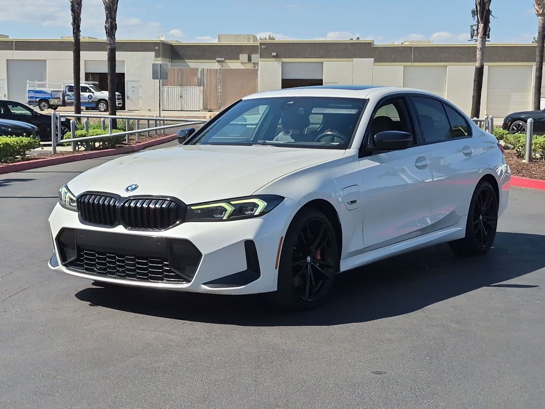 Used 2023 BMW 330e w/ M Sport Package RWD image 5