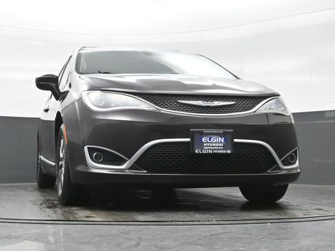 Used 2019 Chrysler Pacifica Touring-L Plus image 34