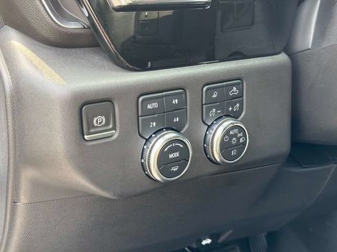 Used 2022 GMC Sierra 1500 SLT w/ SLT Convenience Package AWD/4WD image 25