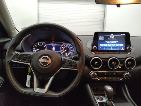 Used 2025 Nissan Sentra SV FWD image 22