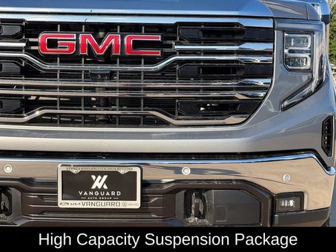New 2026 GMC Sierra 1500 SLT AWD/4WD image 9