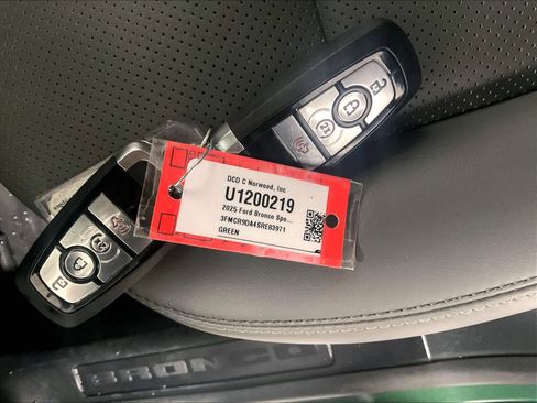 Used 2025 Ford Bronco Sport Badlands image 31