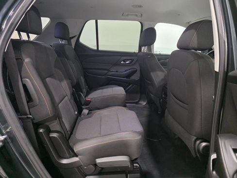 Used 2021 Chevrolet Traverse LT image 25