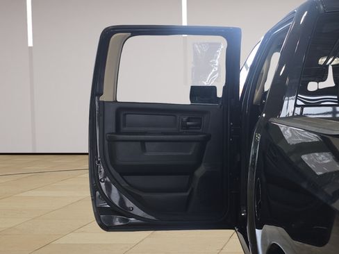 Used 2017 RAM 1500 ST w/ SXT Appearance Group AWD/4WD image 22