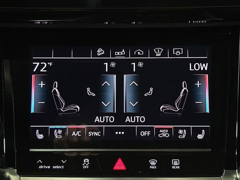 Used 2019 Audi e-tron Prestige w/ Prestige Package AWD/4WD image 19