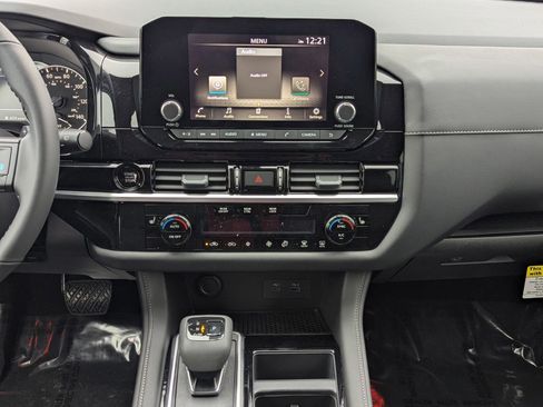 New 2025 Nissan Pathfinder SV image 16