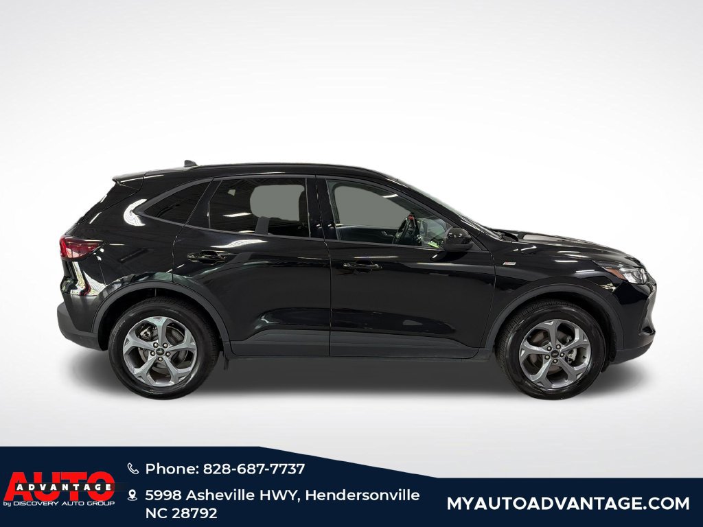 Used 2025 Ford Escape ST-Line Select AWD/4WD image 2