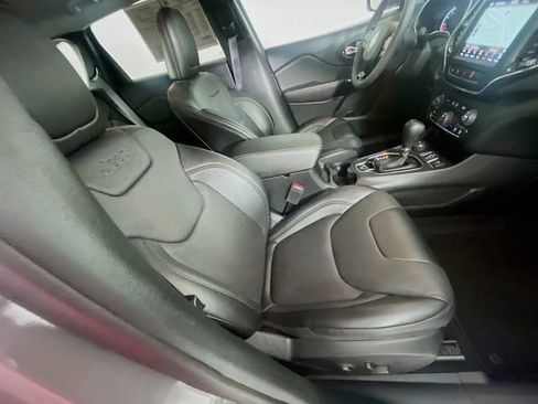 Used 2023 Jeep Cherokee Altitude Lux AWD/4WD image 29