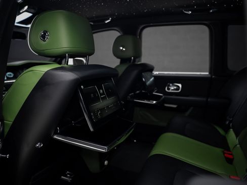 Used 2024 Rolls-Royce Cullinan w/ Cullinan Package AWD/4WD image 75