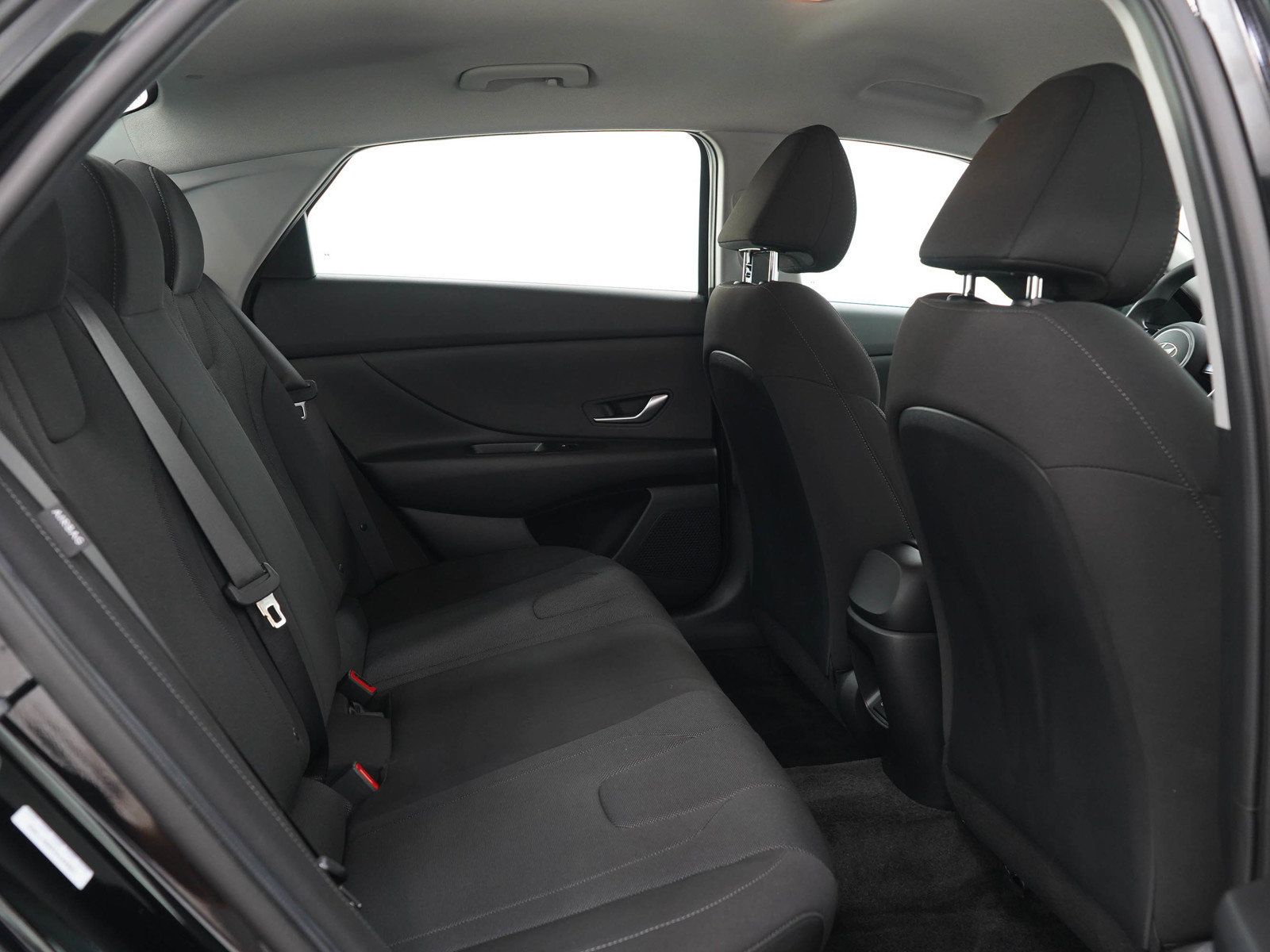 Used 2026 Hyundai Elantra SE FWD image 12