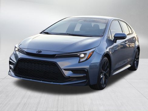 Used 2023 Toyota Corolla SE image 3