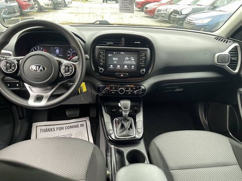 Used 2020 Kia Soul LX FWD image 19