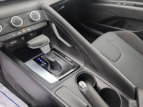 Certified 2023 Hyundai Elantra SE FWD image 24