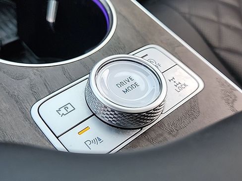 Used 2025 Genesis GV80 3.5T Prestige image 21