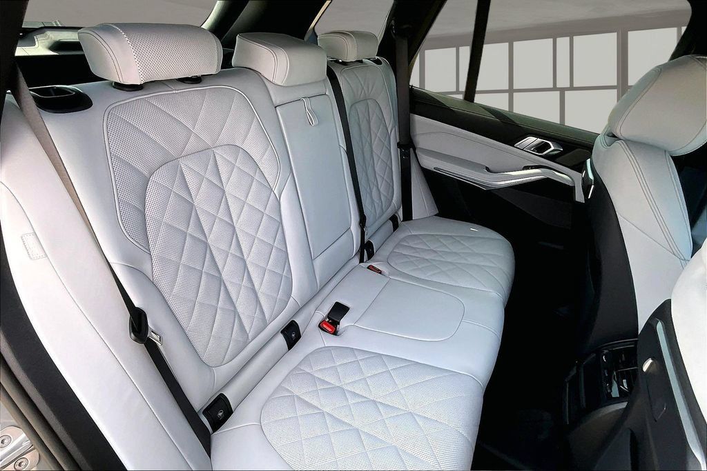 Used 2026 BMW X5 sDrive40i w/ Premium Package RWD image 27