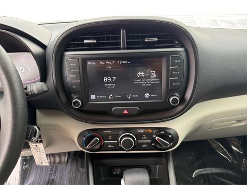 Used 2023 Kia Soul LX FWD image 14