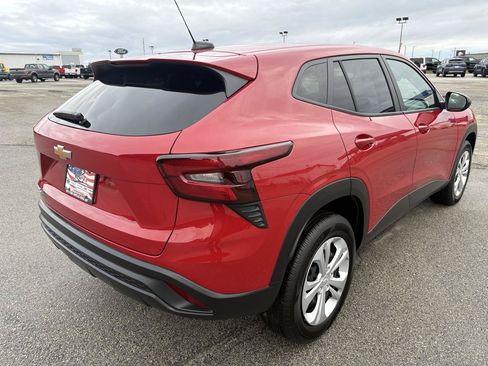 Used 2026 Chevrolet Trax LS FWD image 3