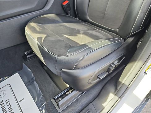 Used 2023 Jeep Grand Cherokee Altitude image 29