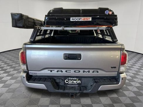 Used 2023 Toyota Tacoma TRD Off-Road w/ Technology Package AWD/4WD image 6