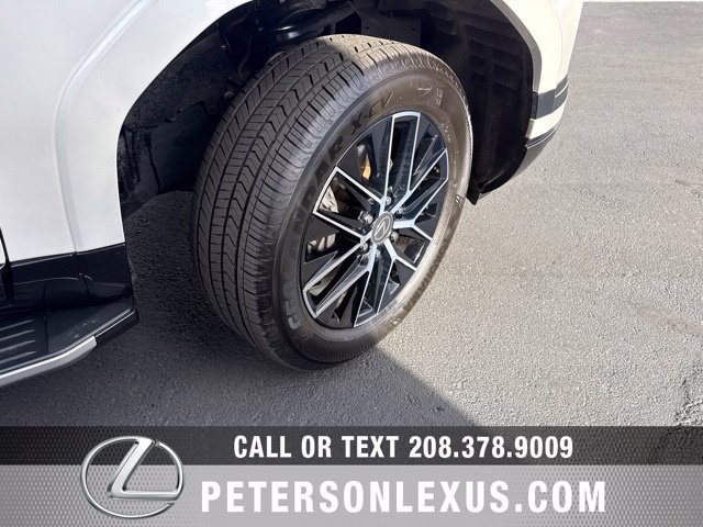 Used 2024 Lexus GX 550 w/ Cold Area Package AWD/4WD image 11