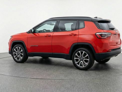 Used 2025 Jeep Compass Limited AWD/4WD image 6