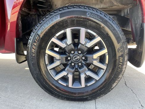 Certified 2023 Nissan Frontier SV w/ SV Convenience Package image 17