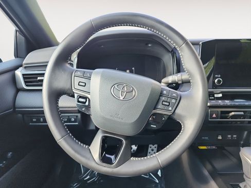 Used 2026 Toyota Camry SE FWD image 12