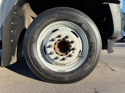 Used 2016 Ford F550 2WD Regular Cab Super Duty image 13