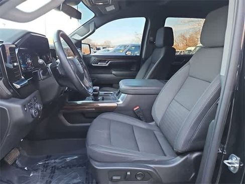 Used 2024 Chevrolet Silverado 1500 LT Trail Boss w/ Protection Package image 17