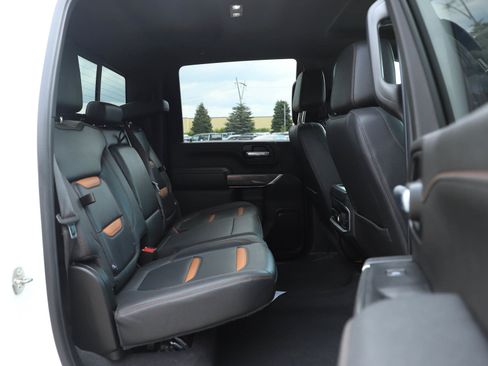Used 2022 GMC Sierra 2500 AT4 w/ AT4 Preferred Package AWD/4WD image 12