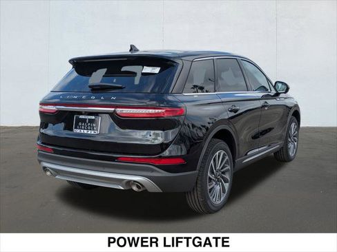 New 2025 Lincoln Corsair Reserve image 2