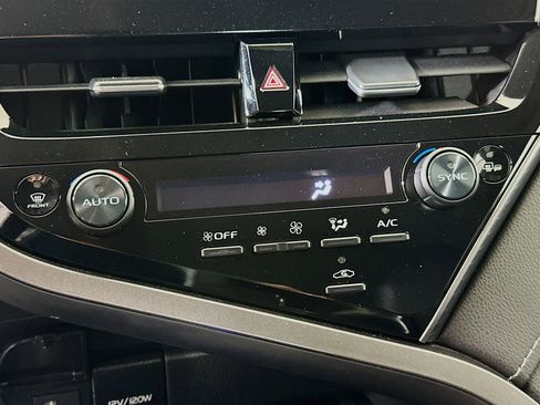 Used 2022 Toyota Camry SE image 22