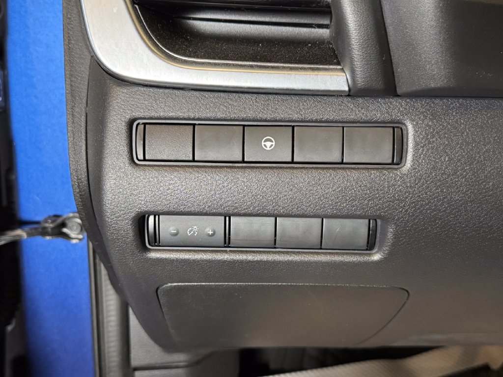 Used 2021 Nissan Rogue SV AWD/4WD image 18