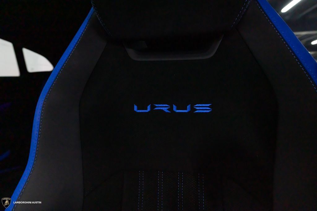 Used 2024 Lamborghini Urus Performante AWD/4WD image 29